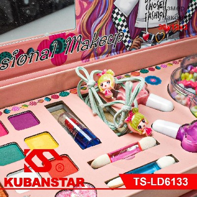 Набор детской косметики в коробке